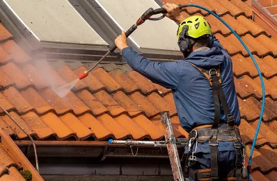 Démoussage et hydrofuge de toiture à Simplé