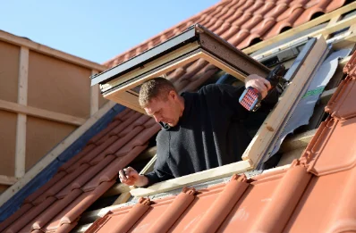 Pose de fenêtres de toit Velux à Simplé